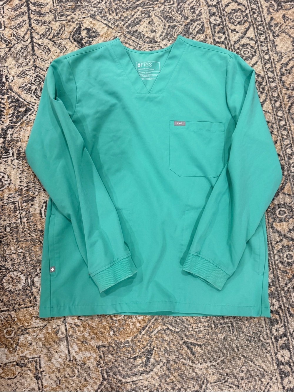 FIGS surgical green long sleeve scrub top